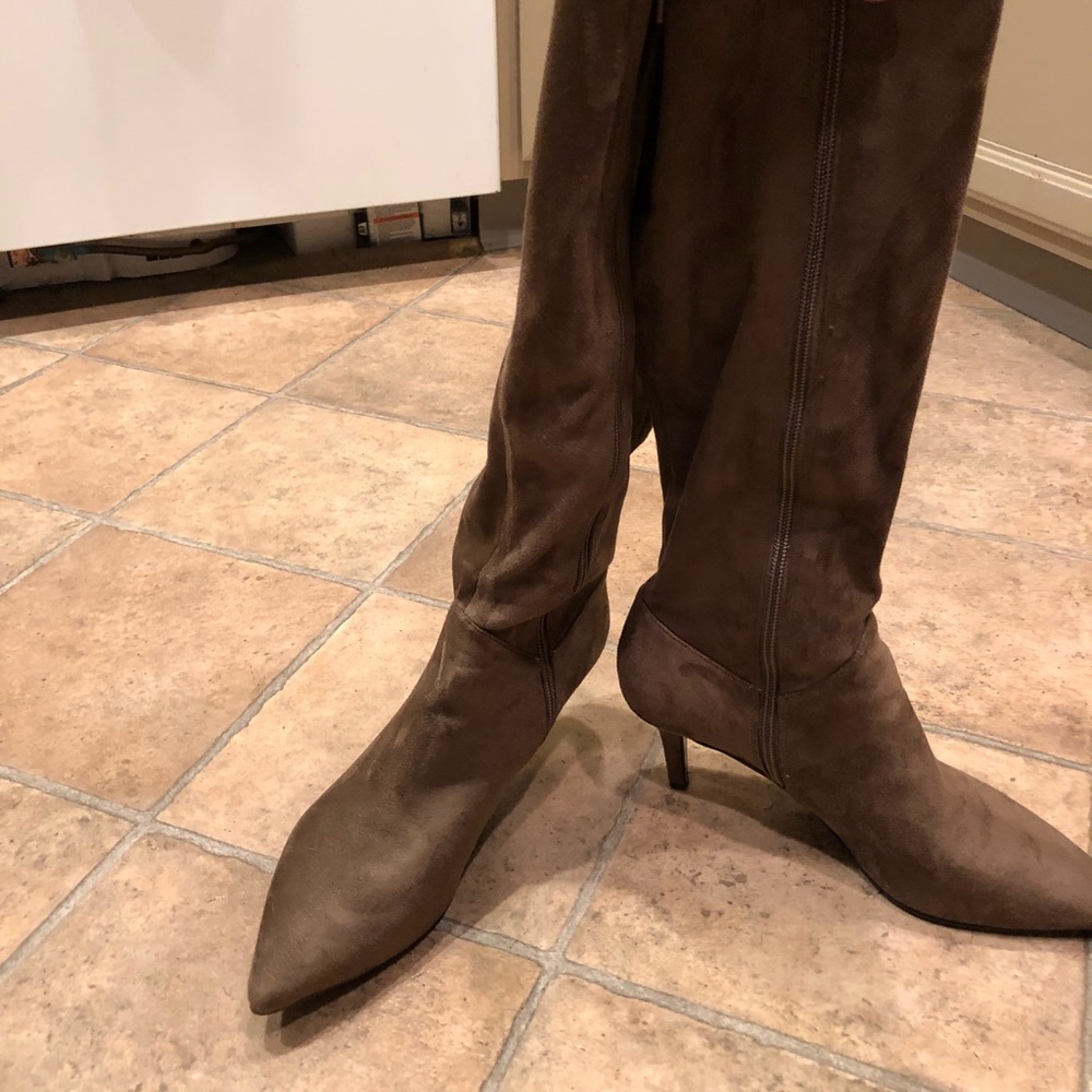 Tall Knee High Boots, Tan/Camel suede, Size 8 Med.